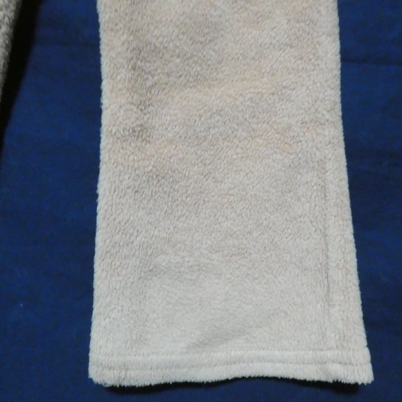 ROOTS GIRL | 3 XL | Orange Fleece Pants with Flower Design On Leg - Picture 9 of 9